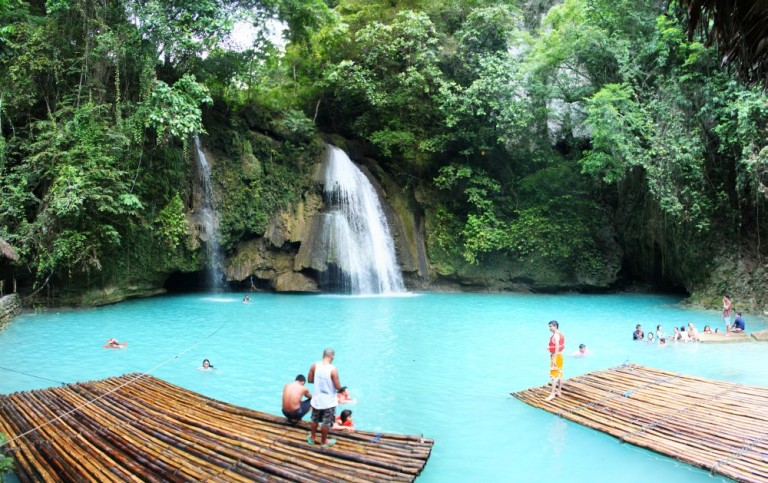 【カワサン滝(Kawasan Falls)】格安バスを使って、自力で行ってみた！