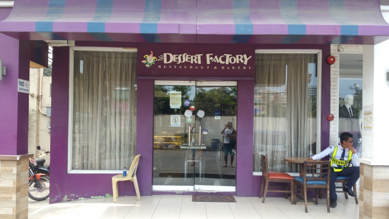 3Dから徒歩3分で行けるデザート＆レストラン【DESSERT FACTORY(デザートファクトリー)】