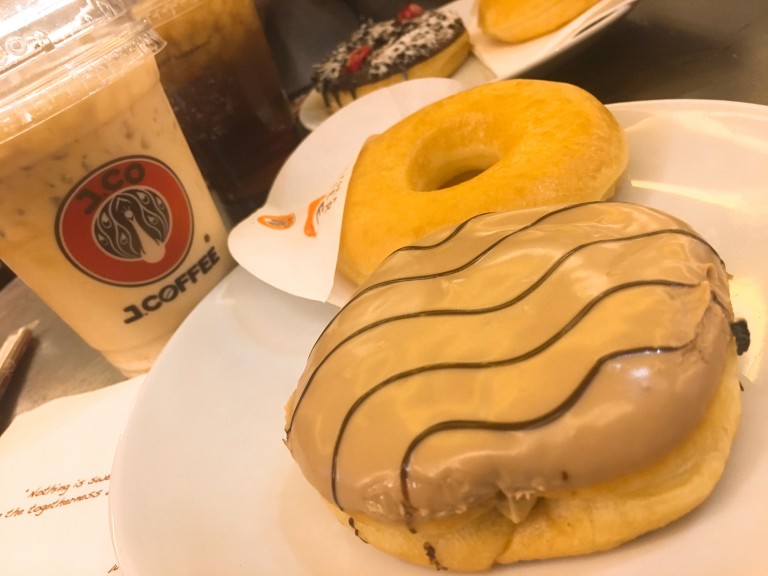 スイーツ好き必見！セブで1番人気のドーナツ屋さん 【Ｊ.CO Donuts＆Coffee】