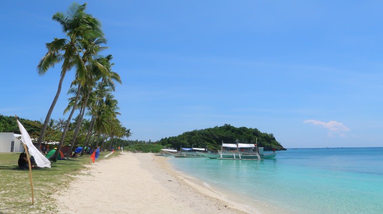 留学生必見！【カルナザ島(Carnaza Island)】キャンプもできるセブの新たな秘境へ行こう！