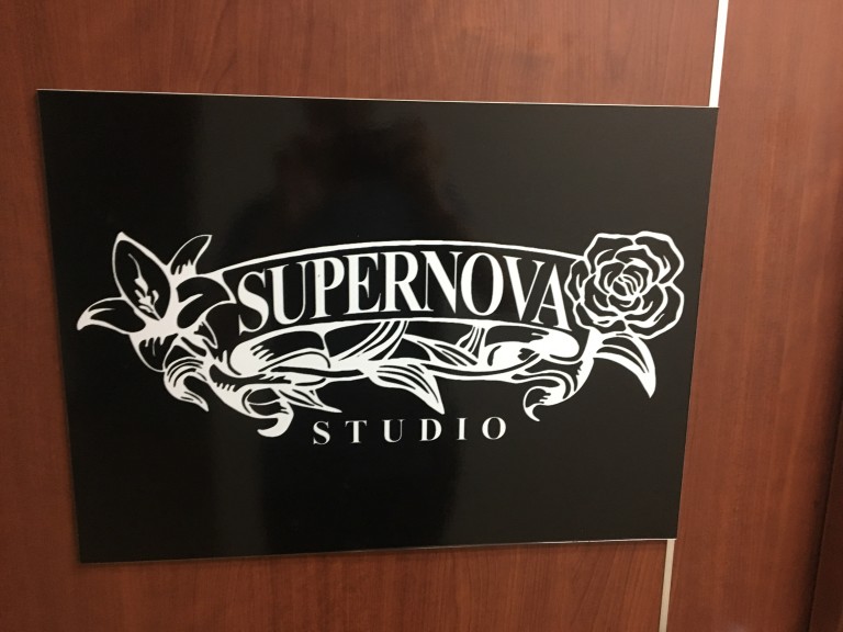 たった200ペソ？！セブで大流行の消えるタトゥー【SUPERNOVA】