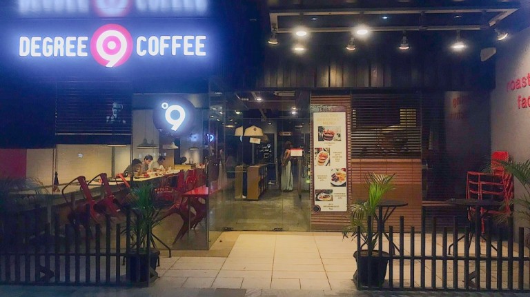 他とは一味違ったユニークなカフェ？！【DEGREE9 COFFEE】