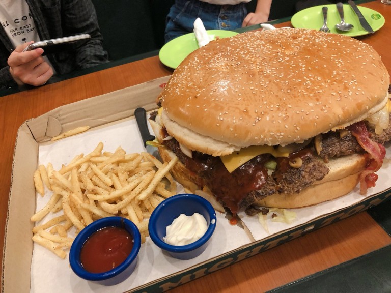 【Casa Verde】〜セブで巨大ハンバーガーと絶品ポークリブを食べよう！〜